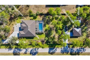 12 35th Avenue, Naples, FL 34120 - MLS#226006579