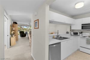 1001 Eastham Way, Naples, FL 34104 - MLS#226006589