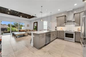 2464 Lake Avenue, Naples, FL 34112 - MLS#226006611