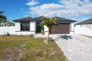 301 Kismet Pkwy E, Cape Coral