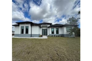 3541 20th Ave Ne, Naples