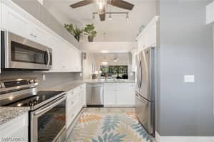 525 Lake Louise Circle, Naples, FL 34110 - MLS#226006781