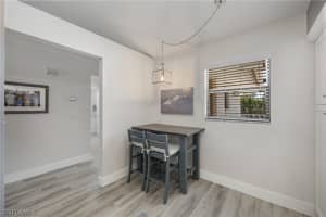 525 Lake Louise Circle, Naples, FL 34110 - MLS#226006781