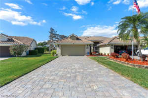8586 Mustang Dr 25, Naples