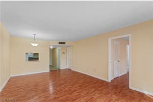 225 TURTLE LAKE Court, Naples, FL 34105 - MLS#226006815