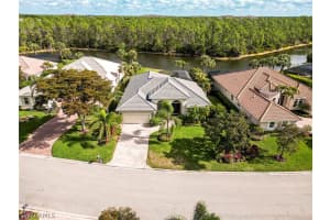 9142 Hollow Pine Dr, Estero