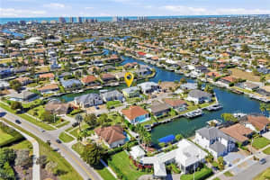 468 Capri Court, Marco Island, FL 34145 - MLS#226006829