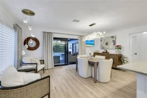 585 100th Avenue, Naples, FL 34108 - MLS#226006831