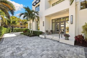 790 6th Avenue, Naples, FL 34102 - MLS#226006865