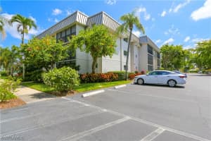 788 Park Shore Drive, Naples, FL 34103 - MLS#226006873