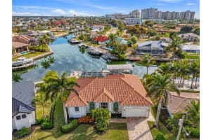 829 Wintergreen Court, Marco Island, FL 34145 - MLS#226006921