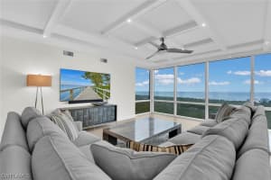 7515 Pelican Bay Blvd 17d, Naples