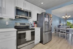 2121 Collier Avenue, Fort Myers, FL 33901 - MLS#226006975