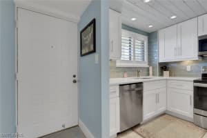 2121 Collier Avenue, Fort Myers, FL 33901 - MLS#226006975