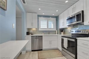 2121 Collier Avenue, Fort Myers, FL 33901 - MLS#226006975