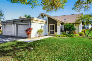 1790 Pine Glade Cir, Fort Myers