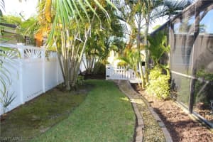 556 96th Avenue, Naples, FL 34108 - MLS#226007029