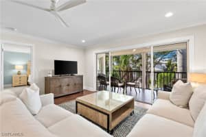 1063 8th Street, Naples, FL 34102 - MLS#226007049