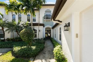 28540 Calabria Court, Naples, FL 34110 - MLS#226007071