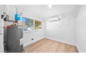 105 Oregon Road, Lehigh Acres, FL 33936 - MLS#226007152