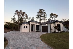 526 16th St Se, Naples