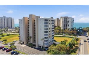 11118 Gulf Shore Dr A803, Naples