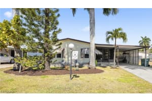 121 GRASSY KEY Lane, Naples, FL 34114 - MLS#226007291