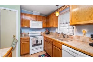 121 GRASSY KEY Lane, Naples, FL 34114 - MLS#226007291