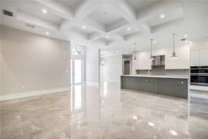 2461 Golden Gate Boulevard, Naples, FL 34120 - MLS#226007331