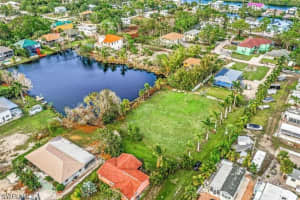 3870 Bennett Lane, Bonita Springs, FL 34134 - MLS#226007364