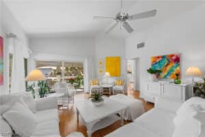 668 Wiggins Bay Drive, Naples, FL 34110 - MLS#226007389