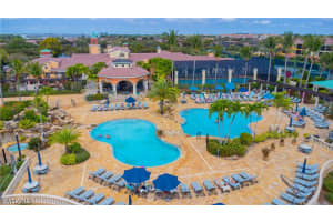 8641 Piazza Del Lago Cir 203, Estero