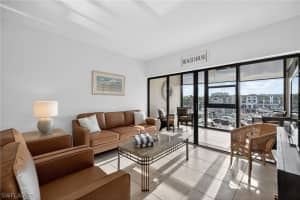 801 River Point Dr 206a, Naples