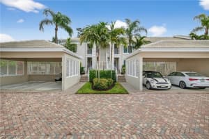 5899 Chanteclair Dr 211, Naples