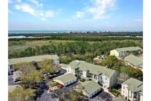 15435 Cedarwood Ln 5-301, Naples