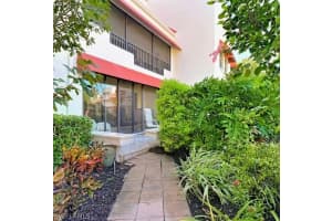 627 Serendipity Dr 627, Naples