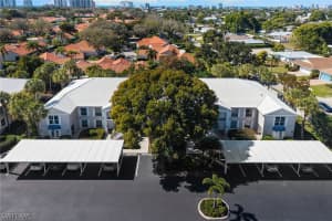 821 Gulf Pavilion Drive, Naples, FL 34108 - MLS#226007475