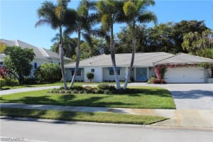606 Park Shore Drive, Naples, FL 34103 - MLS#226007561
