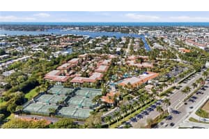 975 Sandpiper Street, Naples, FL 34102 - MLS#226007739