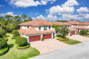 7825 Hawthorne Dr 2103, Naples