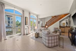 380 10th St S 202, Naples