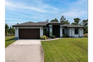 2326 6th Ave Se, Naples