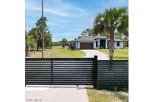 2326 6th Avenue, Naples, FL 34117 - MLS#226007943