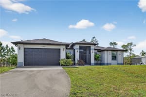 2326 6th Avenue, Naples, FL 34117 - MLS#226007943