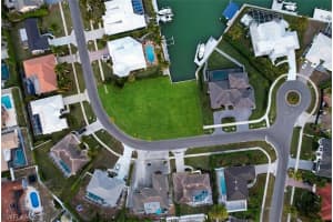 711 Fairlawn Court, Marco Island, FL 34145 - MLS#226007991