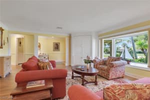 318 Burning Tree Drive, Naples, FL 34105 - MLS#226008032