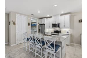 14591 Edgewater Circle, Naples, FL 34114 - MLS#226008071