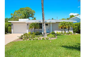 1279 10th Avenue, Naples, FL 34102 - MLS#226008076