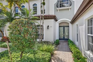 28530 Calabria Court, Naples, FL 34110 - MLS#226008111