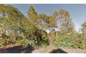 858 Geneva Street, Lehigh Acres, FL 33974 - MLS#226008137